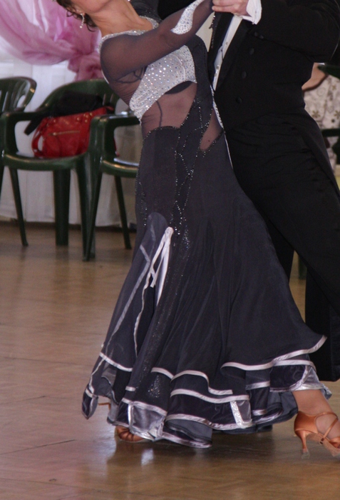 Танцевальный костюм: женское платье 1 латина + 2 стандарта